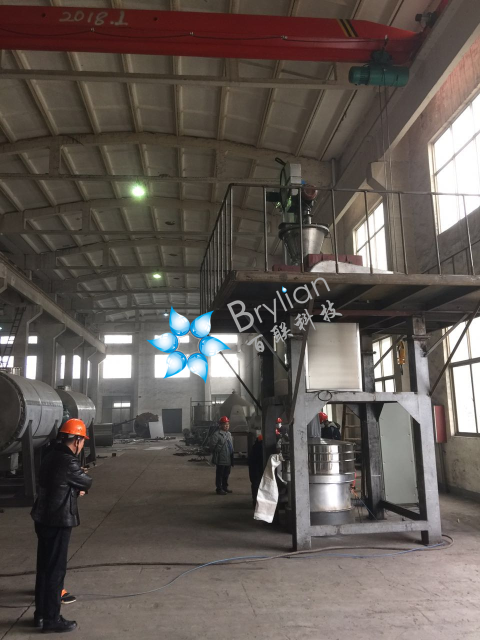 百聯(lián)科技干法制粒機(jī)組在紐扣電池材料應(yīng)用  出口馬來西亞